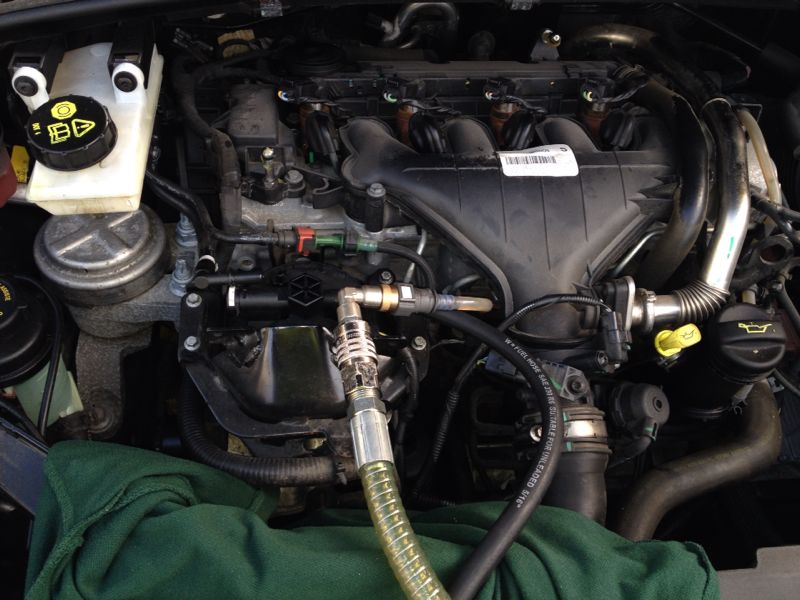Clearing the fuel lines of a Ford Galaxy